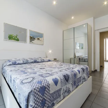 Διαμέρισμα Guesthost - Porta Pia & Torlonia With Balcony Ρώμη