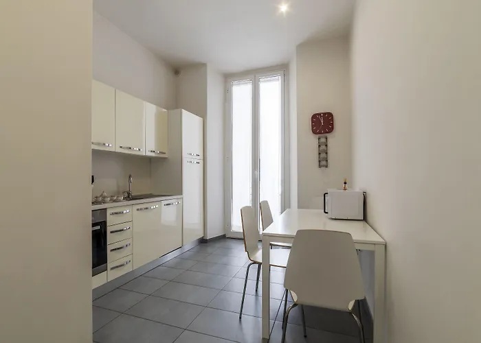 Guesthost - Porta Pia & Torlonia With Balcony Апартаменты Рим